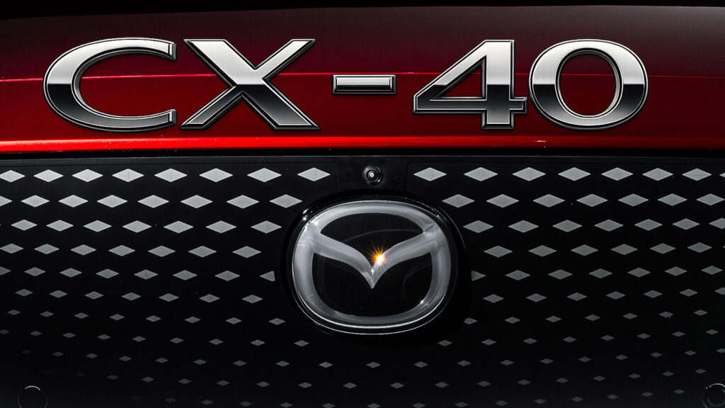 Mazda CX-40
